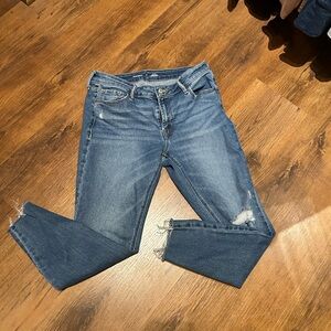 Old Navy Mid Rise Rockstar Super Skinny Jeans frayed hem size 10